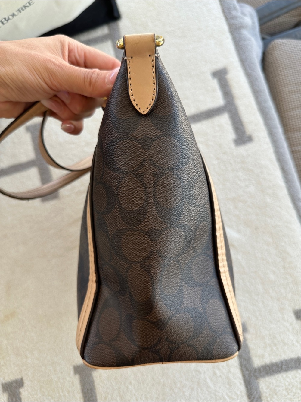 Coach Brown Signature Shoulder Bag with Tan Trim - Picture 4 of 15